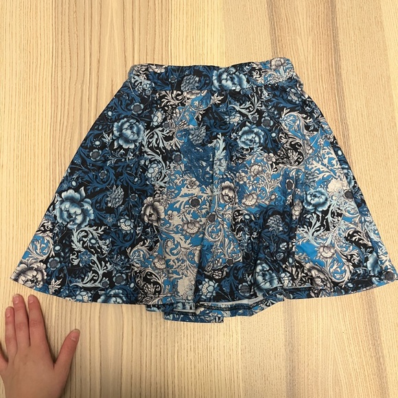 Dresses & Skirts - Blue Multicolor Circle Skirt - Size Small